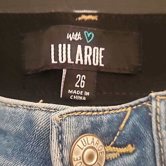 Lularoe Bermuda  Short 26 - Picture 2 of 6